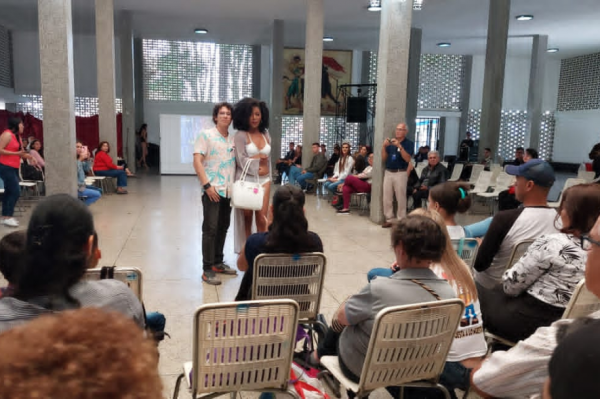 Exitoso Cenexpo Fashion Show se desarrolló a beneficio de los niños con cáncer