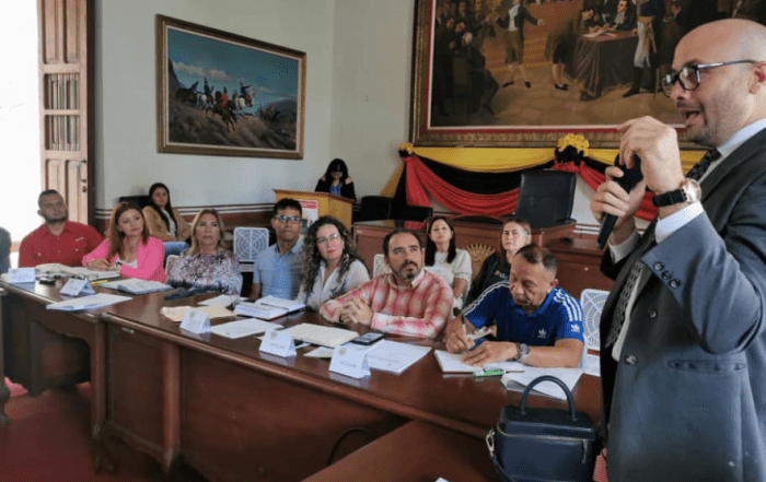 Desde el Salón Ligia Montoya del Palacio de los Leones se ejecuta Taller sobre la Ley de Armonización tributaria