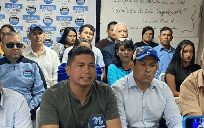 El alcalde del municipio Panamericano @yonathanrangelh acompañado de alcaldes y dirigentes nacionales como @alcalde_Rigo_Ovallos y @JesusalvadorPerez anunció la incorporación de otros líderes y dirigentes regionales a la organización Fuerza Vecinal Táchira.