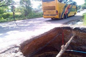 Reparación alcantarilla Troncal 5 Táchira